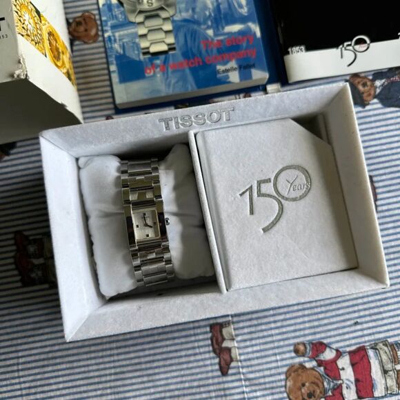 Vintage Tissot 150 Years L840K Women's Wrist Watch - Picture 2 of 6